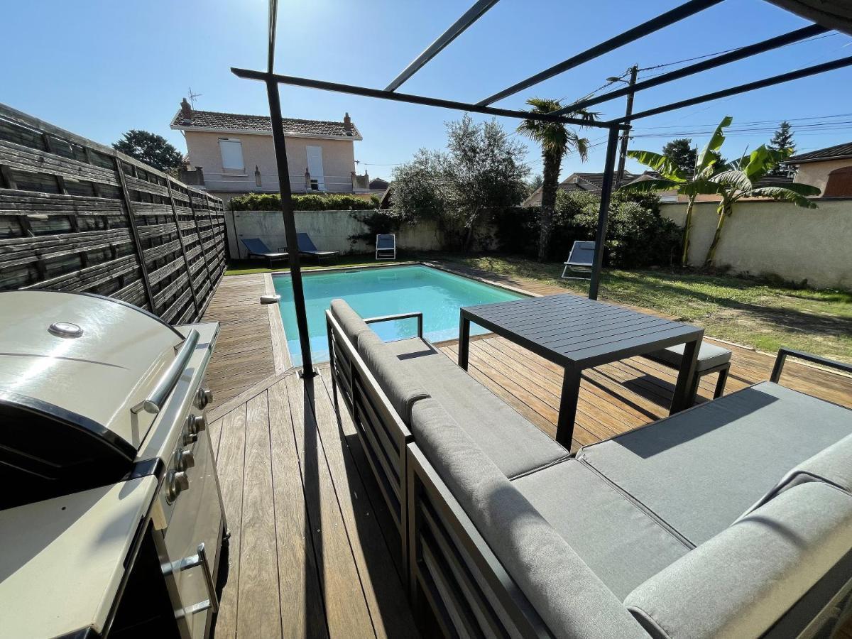 Unique! Jacuzzi Prive 35°C + Cinema Villa Entiere Meyzieu Exterior foto